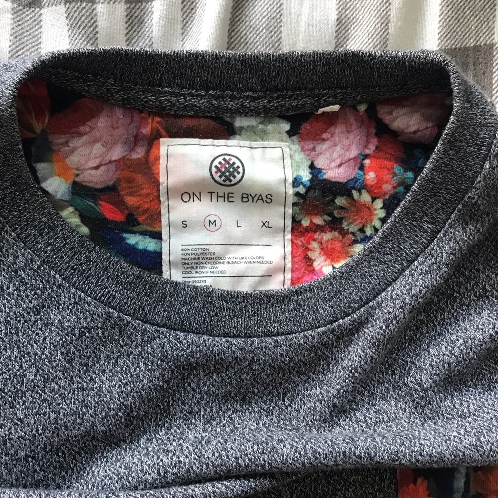 Men’s Long-sleeve floral sweater - Picture 2 of 3